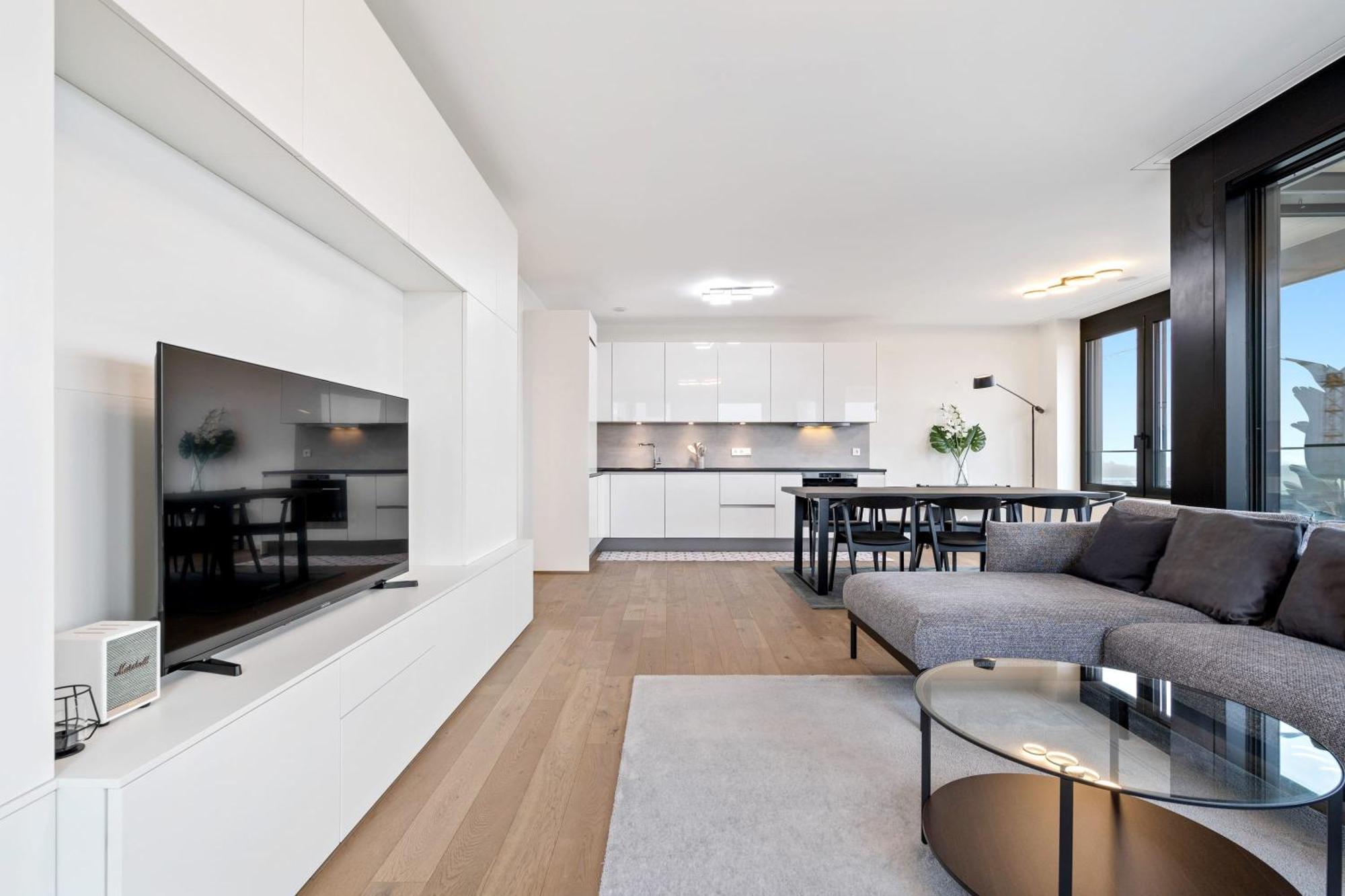 Modern 2BR Apartment with Pool & City Views 룩셈부르크 외부 사진